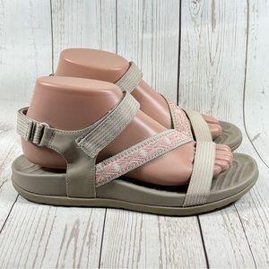 Skechers women’s Reggae sandals shoes sz 7 Tan/Aztec print hook & loop closures